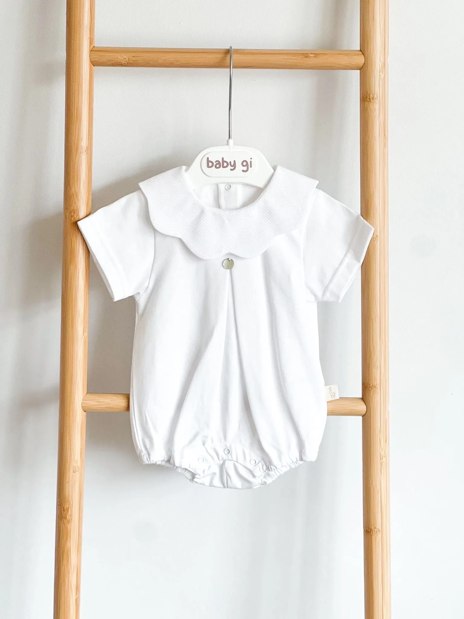 BabyGi White Scallop Collar Romper