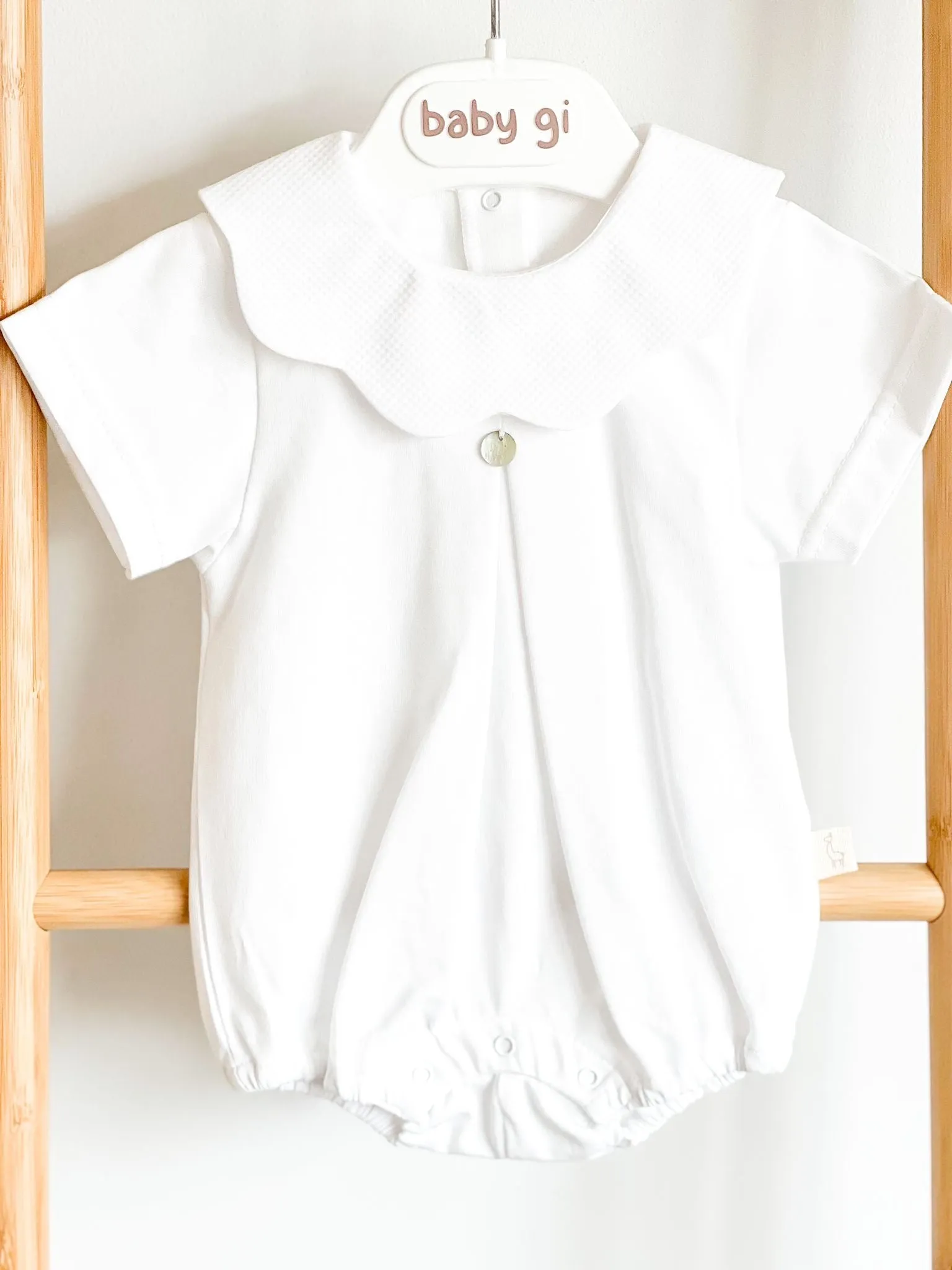 BabyGi White Scallop Collar Romper