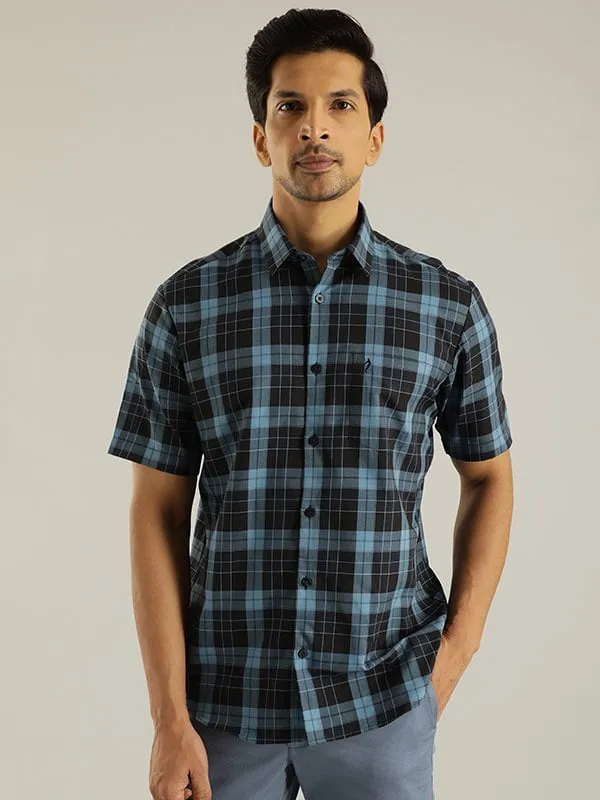 Men Checked Half Sleeve Cotton Shirt