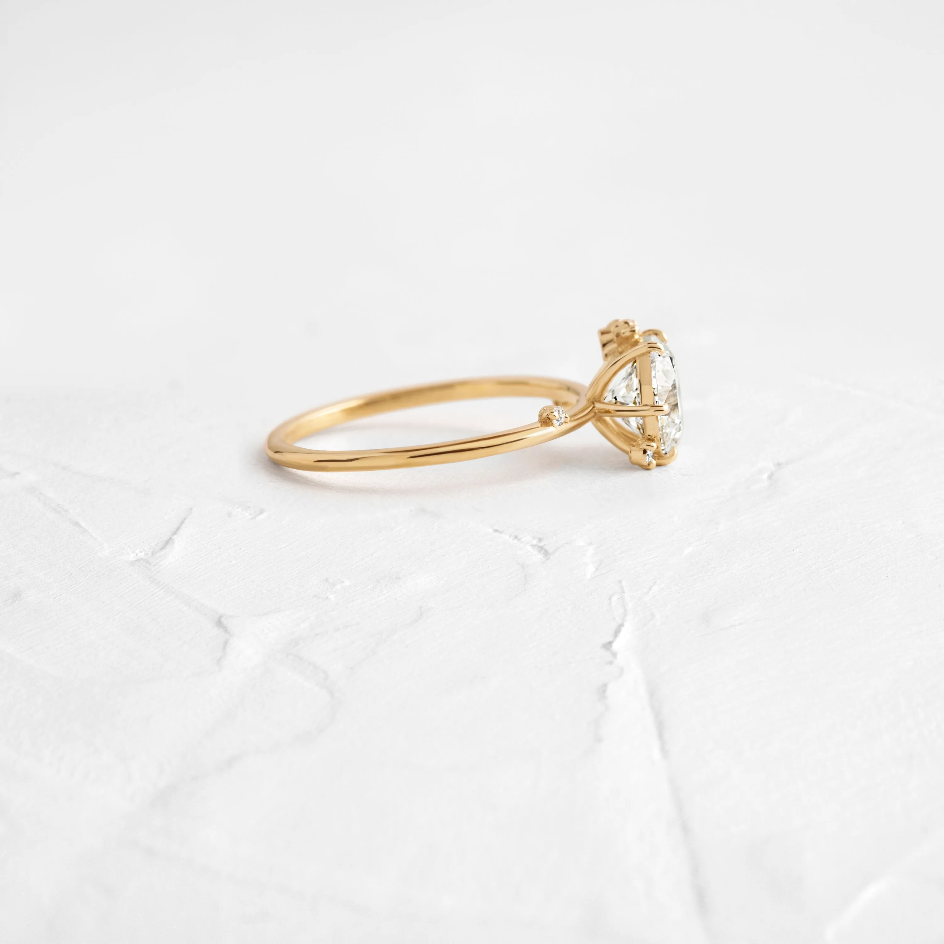 To A Flame Ring, 1ct. Round Cut